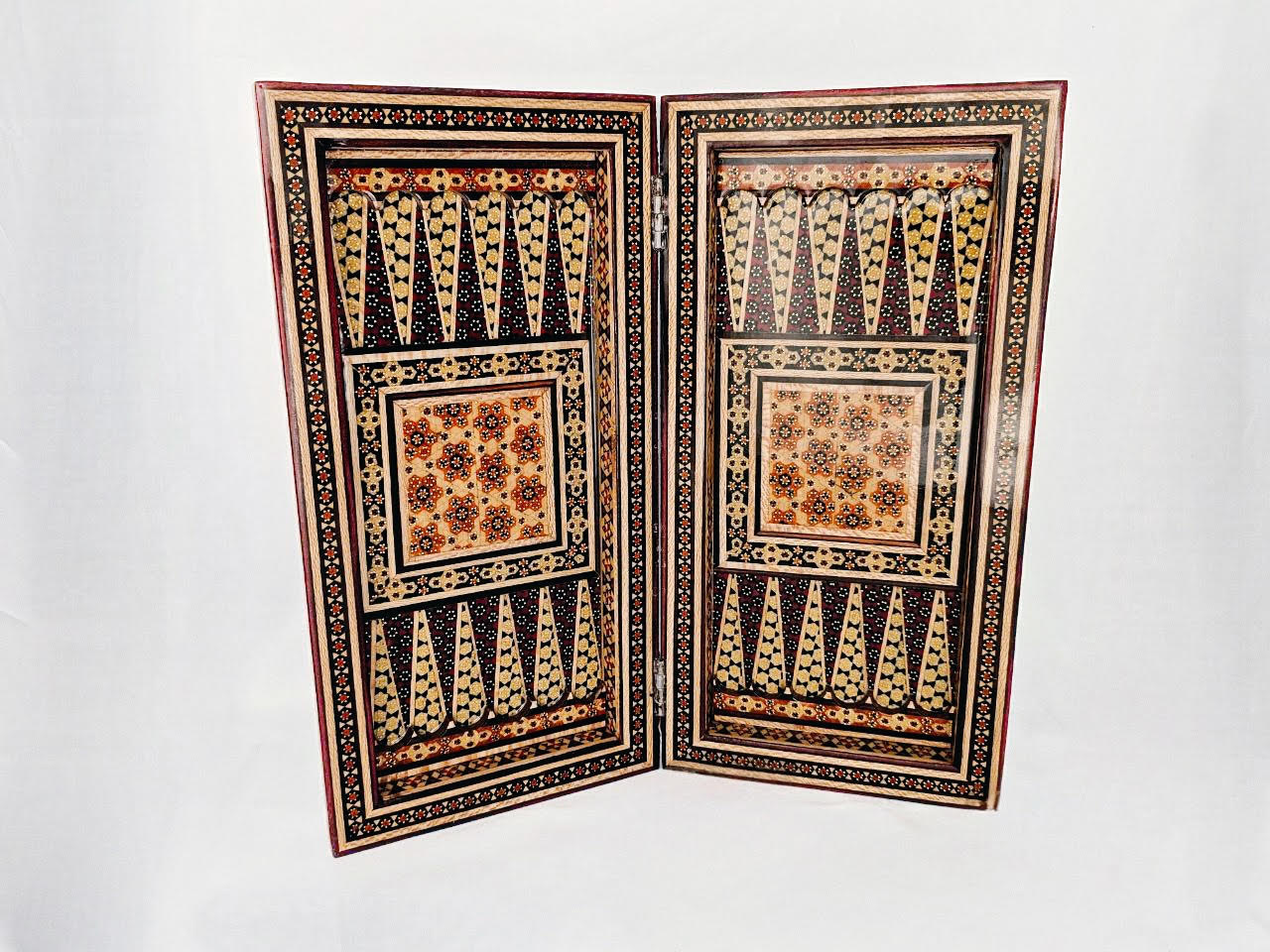 The Grandmaster's Chess and Backgammon Set